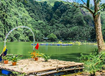 philippines/davao-region/attraction/mapantao-peak-falls-and-lake