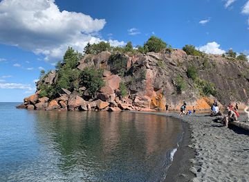 minnesota/lake-superior/attraction/black-beach-park