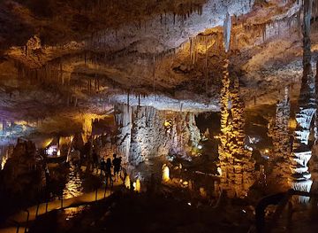 israel/jerusalem-district/attraction/twins-cave