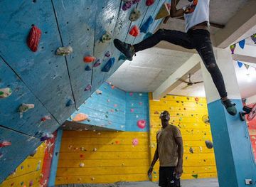 sierra-leone/port-loko-district/attraction/climb-salone