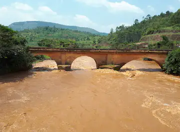 Pont sur la Ruvubu
