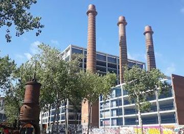 spain/barcelona/attraction/jardins-de-les-tres-xemeneies