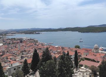 croatia/dalmatia/attraction/plaza-gornja-podstrana-central-dalmatia-croatia-bike-tracks