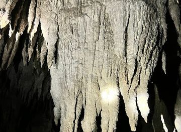 laos/mekong-river-valley/attraction/tham-pha-ka