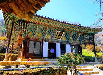 south-korea/jirisan-national-park/attraction/gucheung-am