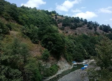 azerbaijan/lankaran-astara-region/attraction/istisu-springs