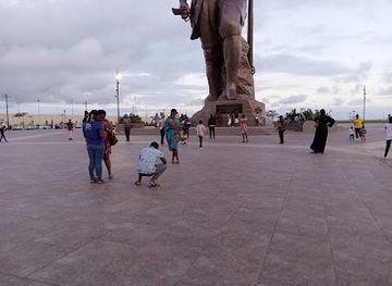 benin/oueme/attraction/place-de-l-amazone