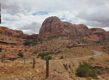 utah/moab/attraction/tombstone-rock