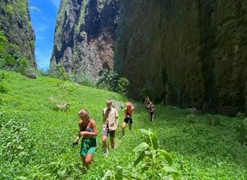 french-polynesia/nuku-hiva/attraction/hakaui-adventure-tours-camping