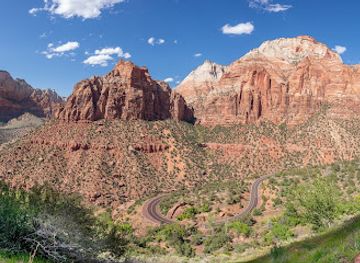 utah/zion-national-park/attraction/the-zion-mount-carmel-tunnel