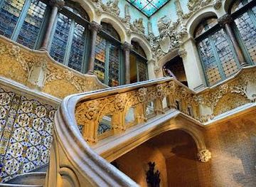 spain/barcelona/attraction/palau-del-baro-de-quadras