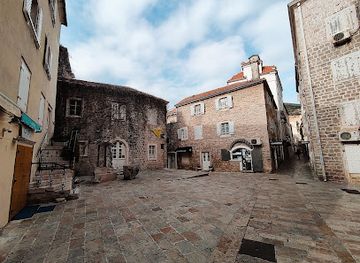 montenegro/bjelasica/attraction/the-poets-square