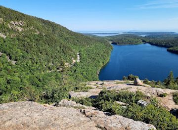maine/mount-desert-island/attraction/bubble-rock