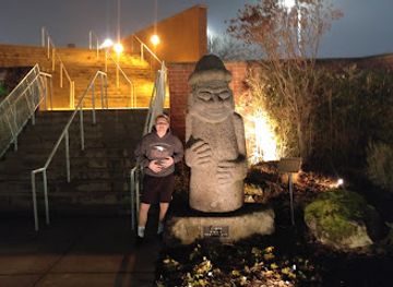 arkansas/pinnacle-mountain-state-park/attraction/h-u-lee-international-gate-and-garden