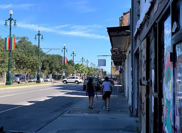 louisiana/greater-new-orleans/attraction/bloody-mary-s-tours-haunted-museum-voodoo-shop