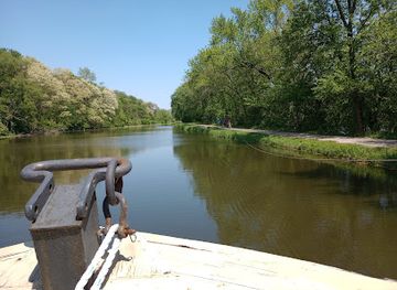 illinois/rock-river-valley/attraction/i-m-canal-boat