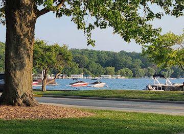 wisconsin/lake-geneva/attraction/riviera-beach