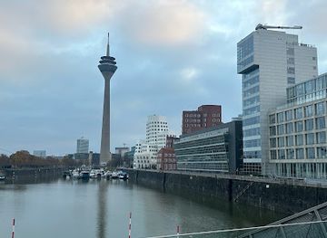 germany/dusseldorf/attraction/panorama-viewpoint-medienhafen