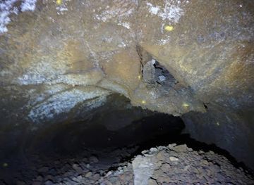 italy/sicily/attraction/presepe-grotte-petralia