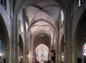 france/paris/attraction/paroisse-saint-pierre-de-montmartre