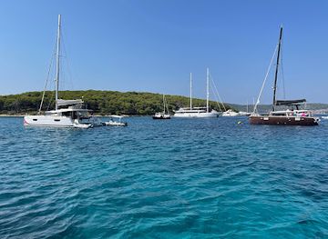 croatia/hvar/attraction/tri-grede-bay