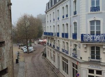 france/saint-malo/attraction/pl-chateaubriand