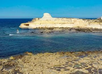 malta/marsalforn/attraction/xwejni-bay