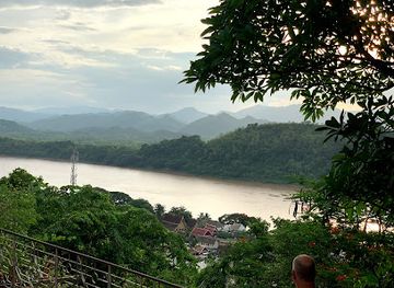 laos/sainyabuli-province/attraction/wat-chom-si