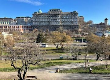 hungary/budapest/attraction/national-szechenyi-library
