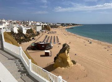 portugal/faro/attraction/praia-dos-alemaes