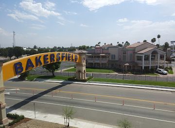 california/bakersfield/attraction/the-bakersfield-sign
