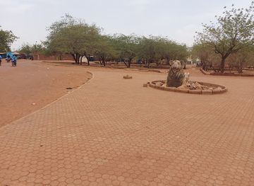 burkina-faso/gourcy/attraction/rond-point-naaba-kango