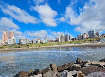argentina/mar-del-plata/varese/attraction/escollera-playa-varese