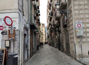 italy/herculaneum/attraction/via-mercanti