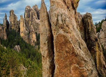 south-dakota/custer-state-park/attraction/sylvan-rocks-climbing-school-and-guide-service