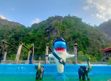 laos/khammouane-province/attraction/linsomphou-water-park