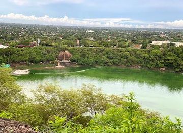 nicaragua/managua/attraction/reserva-natural-laguna-de-tiscapa
