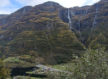 norway/gudvangen/attraction/tursti-hiking-trail