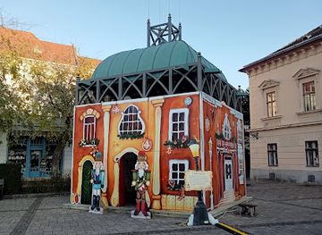 hungary/vac/attraction/naval-historical-collection