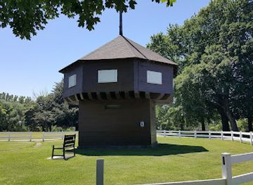 pennsylvania/presque-isle-state-park/attraction/fort-presque-isle-blockhouse