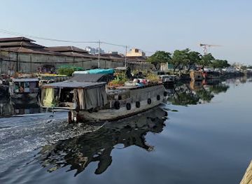 vietnam/ho-chi-minh-city/district-5/attraction/kenh-tau-hu