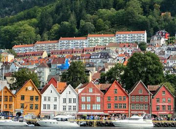 norway/bryggen-bergen/attraction/bryggen-harbour-view
