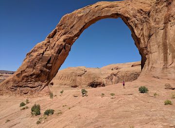 utah/arches-national-park/attraction/bowtie-arch