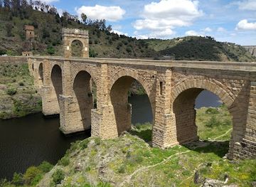 portugal/estremadura/attraction/alcantara-roman-bridge