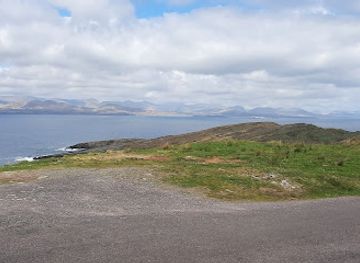 ireland/beara-peninsula/attraction/wild-atlantic-way-discovery-point-kenmare-river-view-no-signpost