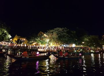 vietnam/hoi-an-ancient-town/attraction/old-town-lantern-boat
