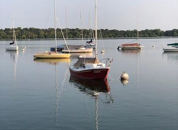 minnesota/minneapolis/attraction/lake-harriet