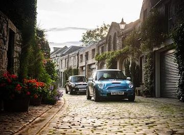 united-kingdom/edinburgh/attraction/mini-mack-tours-private-car-tours