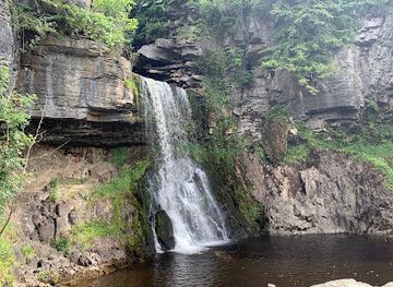 united-kingdom/yorkshire-dales-national-park/attraction/thornton-force-waterfall