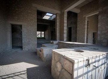 italy/pompeii/attraction/house-of-sallust